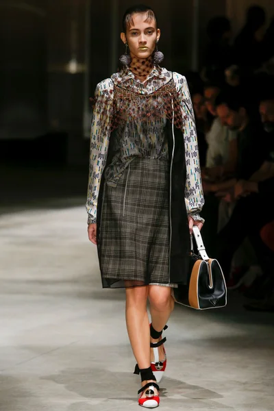 Look 9